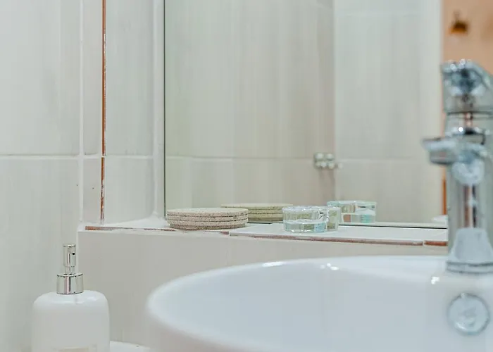 Apartment Romeo 2 *